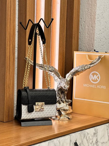 MICHAEL KORS