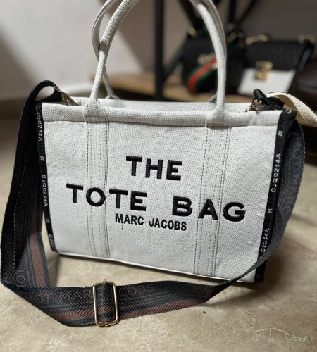 THE TOTE BAG 