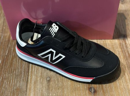 نيوبالانس للصبايا