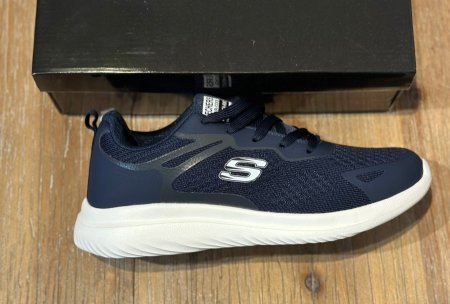 سكيتشرز لشباب