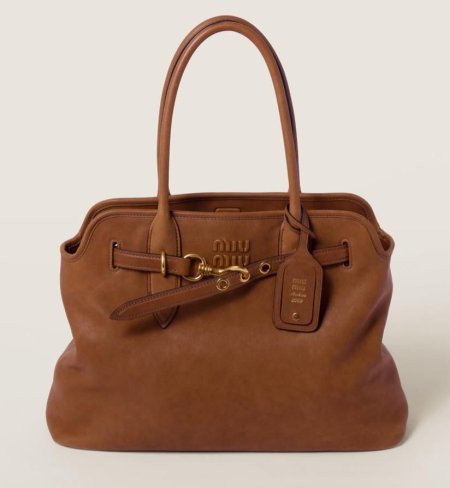 جزدان miu miu حجم وسط