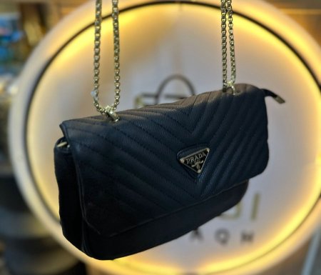 جزدان prada حجم صغير