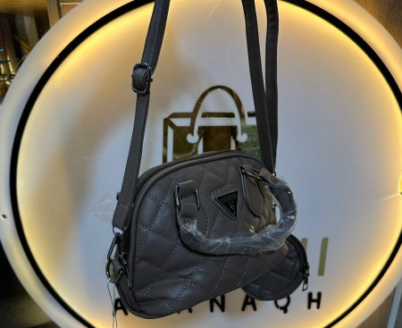 جزدان guess حجم صغير