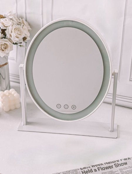 مراة مع اضاءة حجم وسط