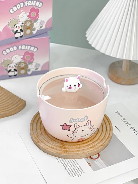 طنجرة اندومي مع غطا