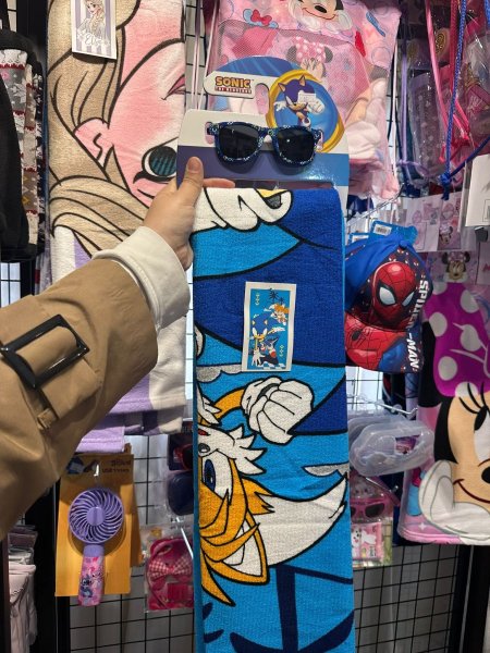 منشفة سباحة مع نضارة سونيك