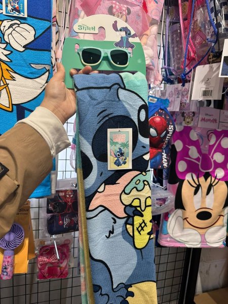 منشفة سباحة مع نضارة ستيتش