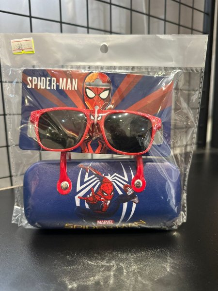 بكج نظارات ديزني مع علبة سبايدرمان