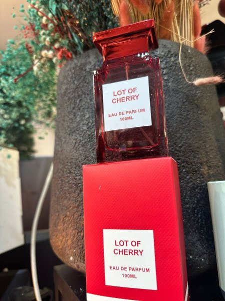 توم فورد الاحمر للشباب