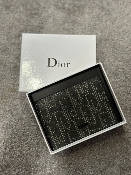 DIOR