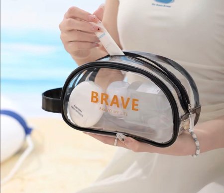 شنطة مكياج حجم صغير