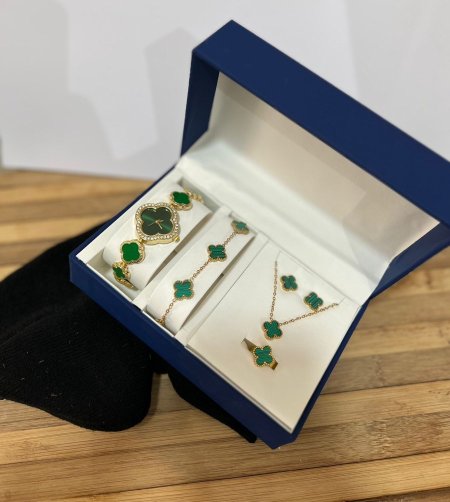 طقم ساعة فانكليف اسوارة ساعه خاتم سنسال حلق