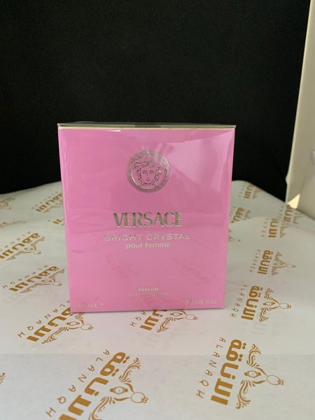 VERSACE women <br> <span class='text-color-warm'>سيتوفر قريباً</span>