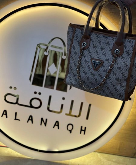 GUESS <br> <span class='text-color-warm'>سيتوفر قريباً</span>