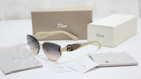 DIOR