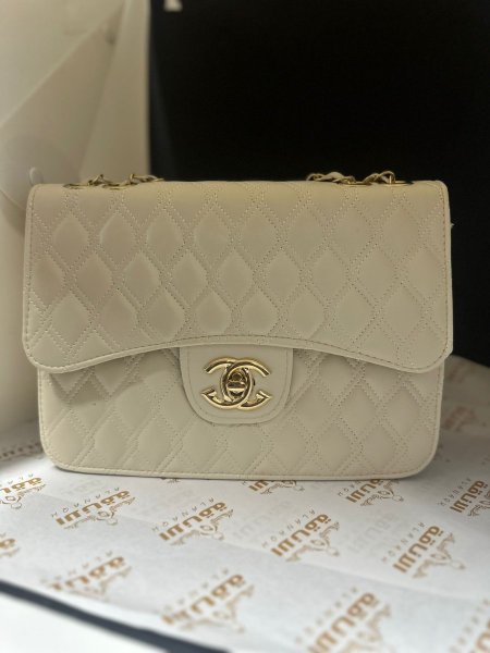 chanel <br> <span class='text-color-warm'>سيتوفر قريباً</span>