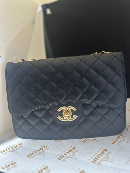 chanel <br> <span class='text-color-warm'>سيتوفر قريباً</span>