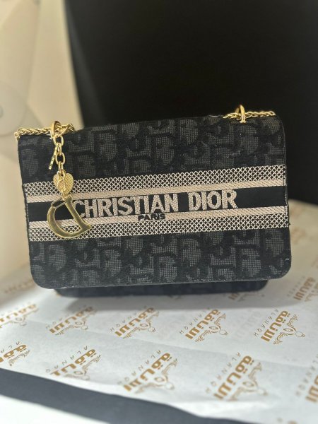 DIOR <br> <span class='text-color-warm'>سيتوفر قريباً</span>