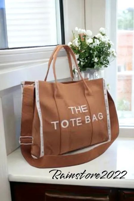 THE TOTE BAG <br> <span class='text-color-warm'>سيتوفر قريباً</span>