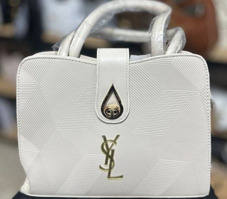 YSL <br> <span class='text-color-warm'>سيتوفر قريباً</span>