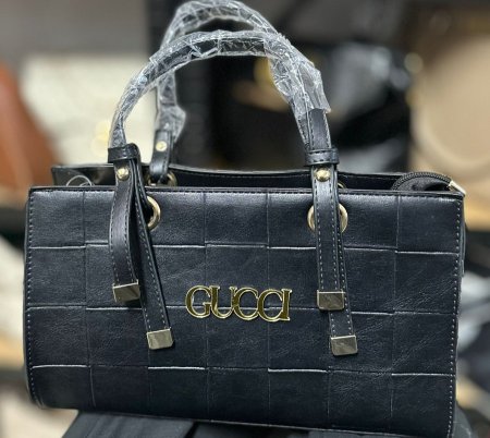 GUCCI <br> <span class='text-color-warm'>سيتوفر قريباً</span>