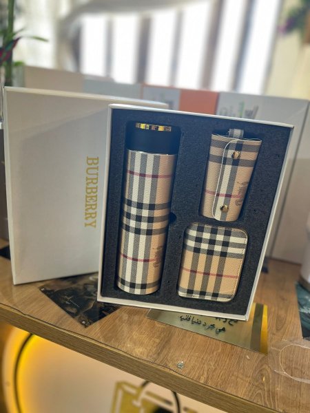 طقم حافظ للحراره 3 قطعBURBERRY <br> <span class='text-color-warm'>سيتوفر قريباً</span>
