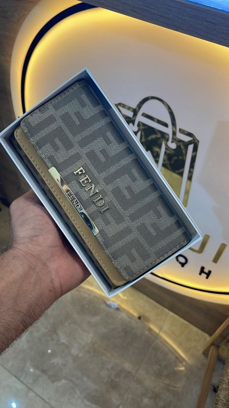 FENDI <br> <span class='text-color-warm'>سيتوفر قريباً</span>