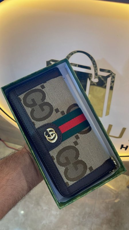 GUCCI <br> <span class='text-color-warm'>سيتوفر قريباً</span>