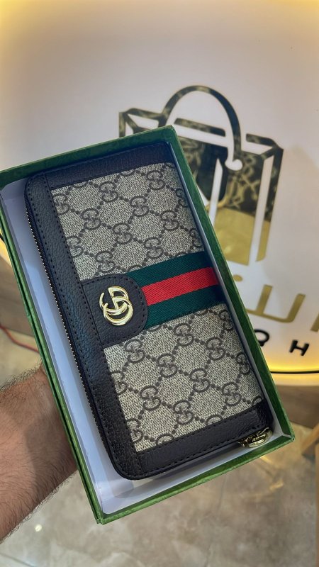 GUCCI <br> <span class='text-color-warm'>سيتوفر قريباً</span>