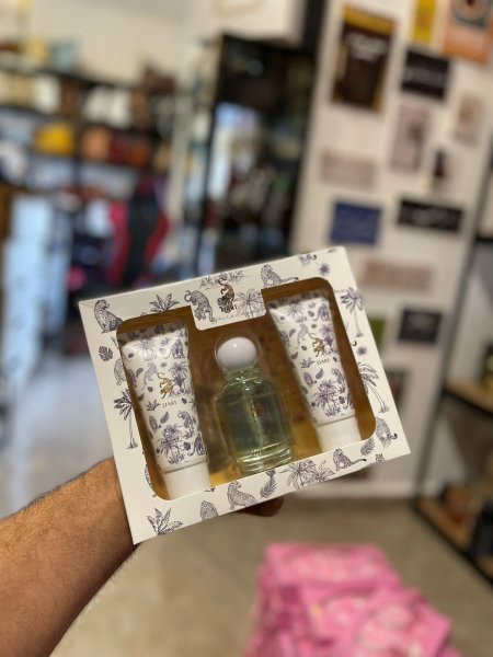 بكج عطر وكريمات