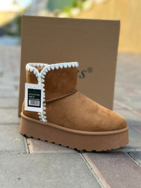 جزمة صوف للصبايا