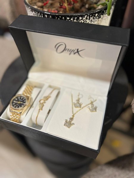 طقم ساعه + اسوارة+ سنسال +حلق للصبايا