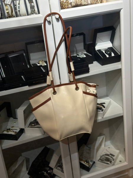 جزدان حجم وسط جلد