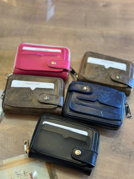 جزدان حجم صغير للصبايا+ شباب