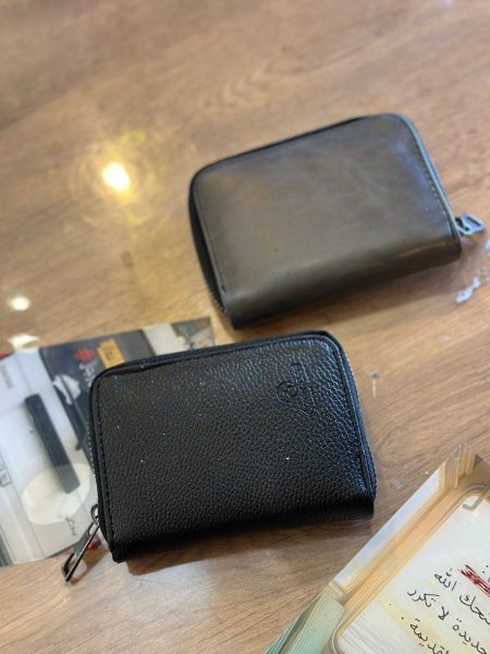 جزدان حجم صغير للشباب