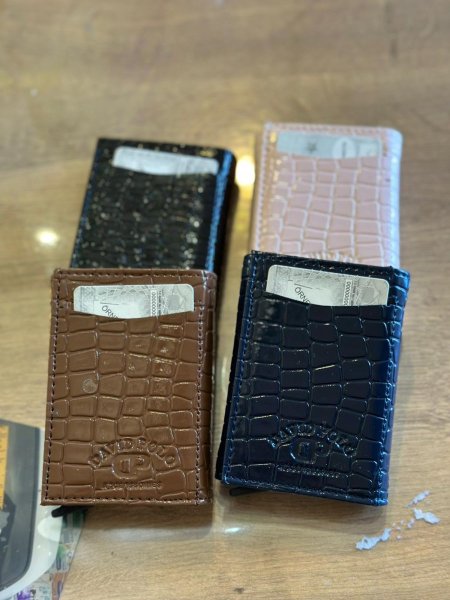 جزدان حجم صغير للكروته والمصاري للشباب والصبايا