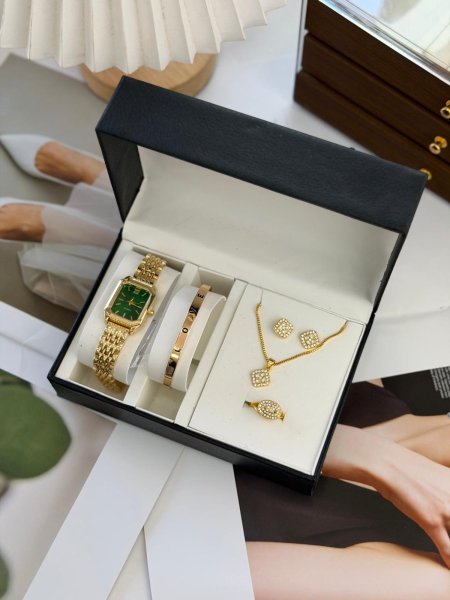 طقم ساعة مع اسوارة وسنسال وحلق