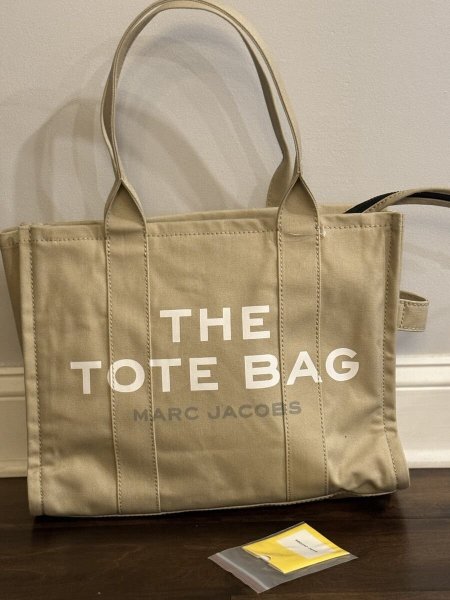 THE TOTE BAG 