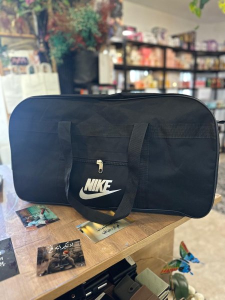 شنطة نايك حجم كبير