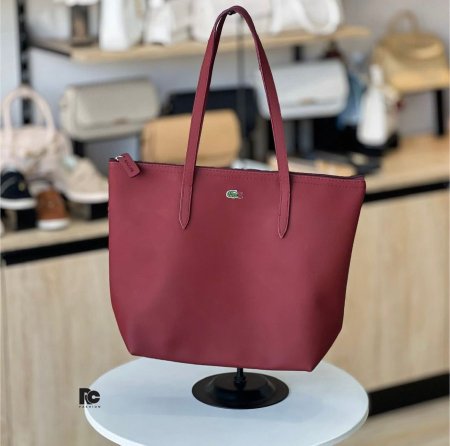 لاكوست حجم كبير