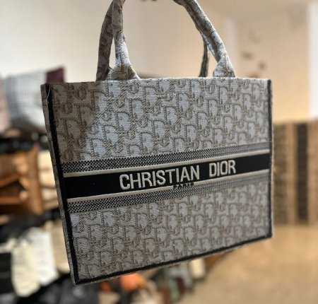 DIOR حجم وسط