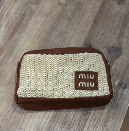 MIU MIU حجم صغير