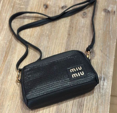 MIU MIU حجم صغير