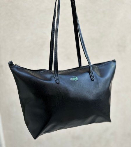 لاكوست جلد اسود