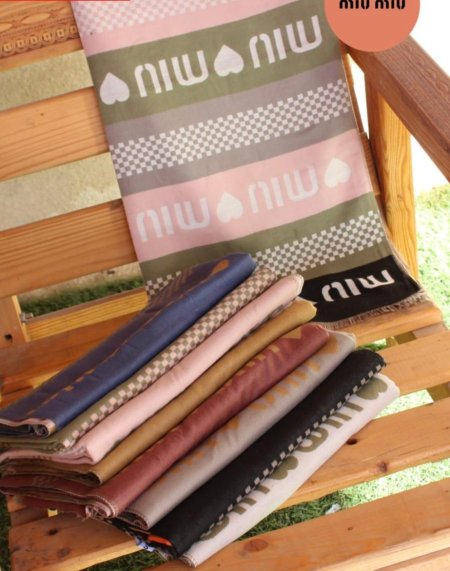 شال رقبة ميو ميو