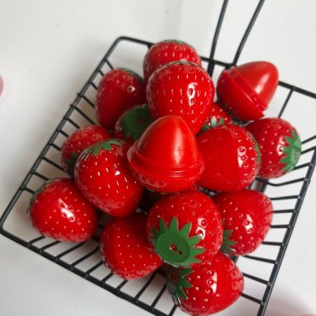 مرطب شفايف التوت